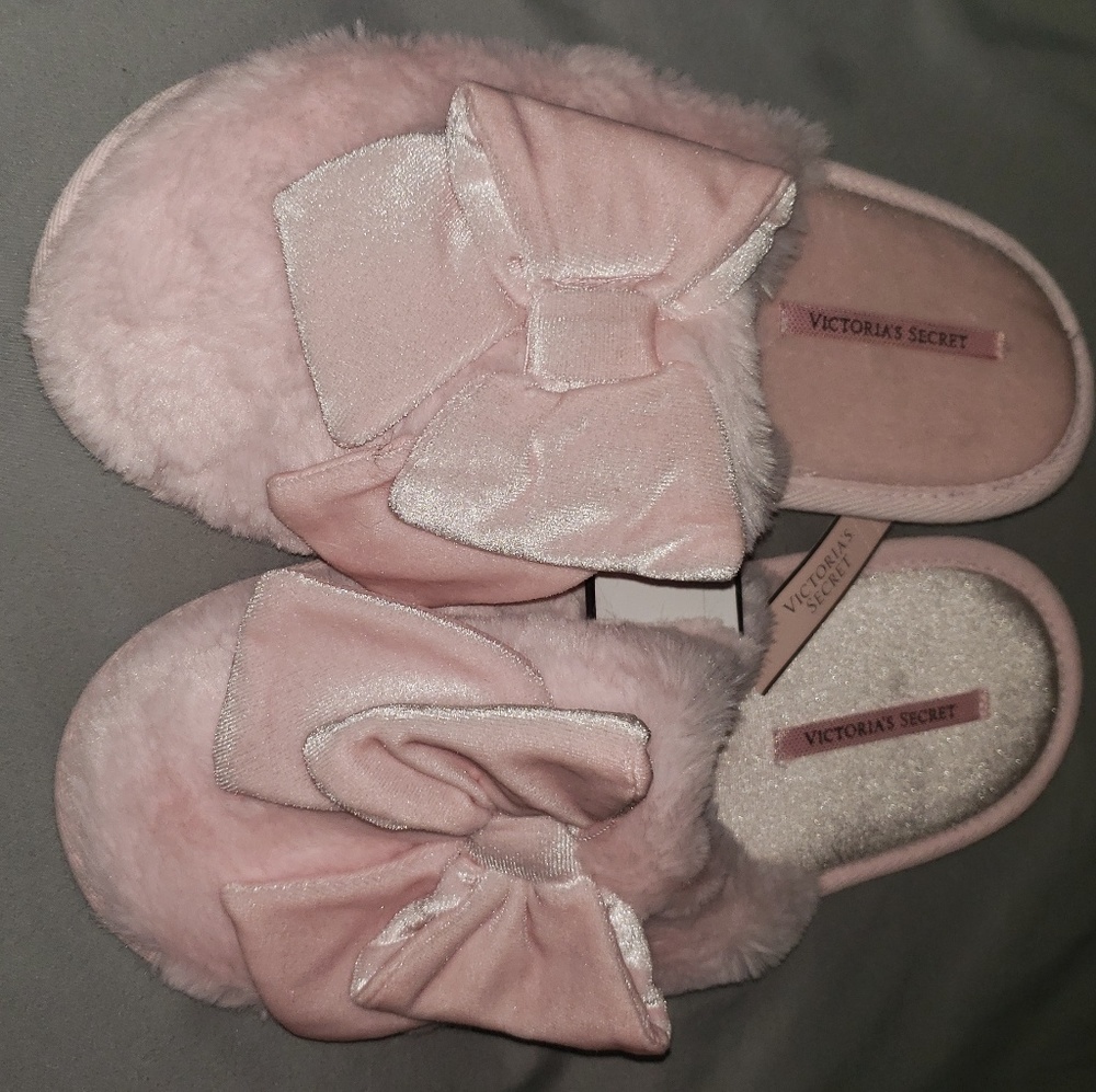VS Pink Bow Fuzzy Slippers